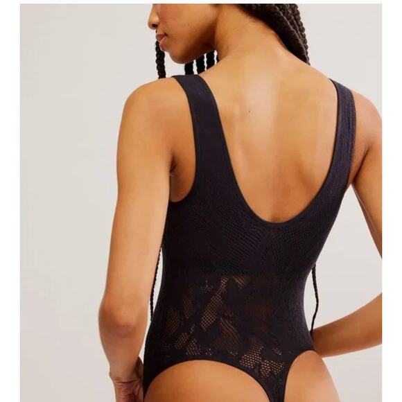 FREE PEOPLE Cutout Plunge Textured Lace Bodysuit Black M/L NEW - Picture 5 of 14